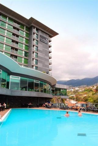 Hotel The Views Baia
