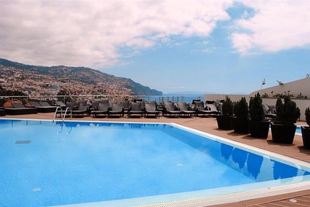 Hotel The Views Baia