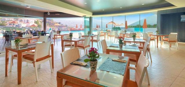 Hotel The Views Baia