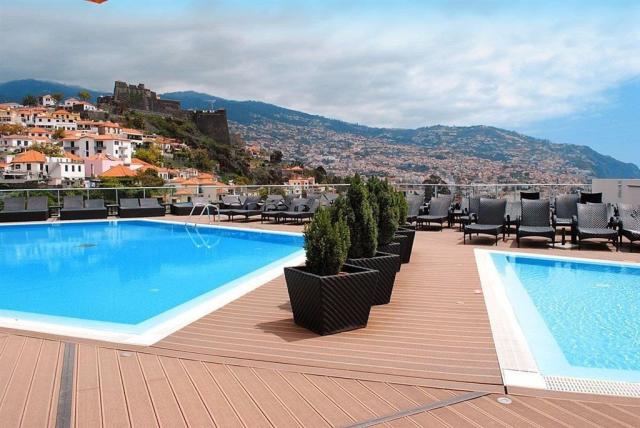 Hotel The Views Baia