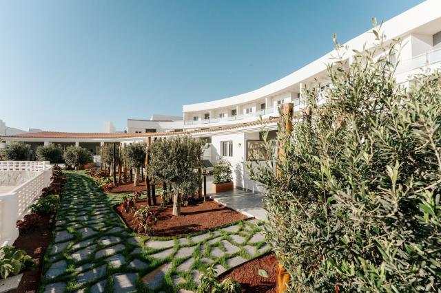 Aparthotel R2 Higos Beach