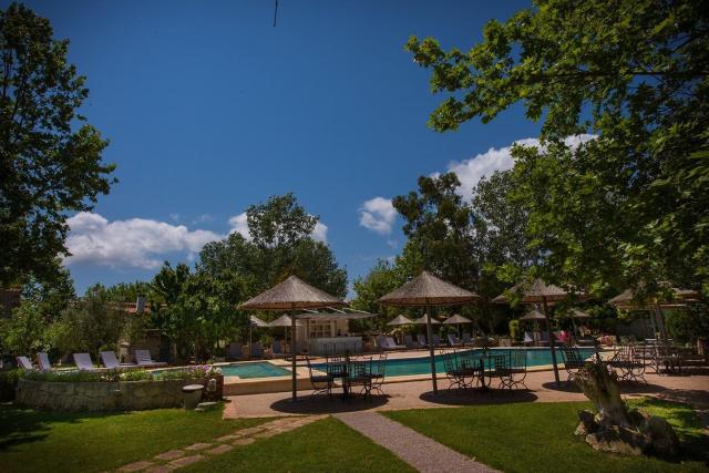 Petrino ECO Village