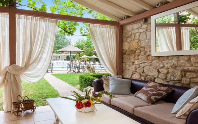Petrino ECO Village