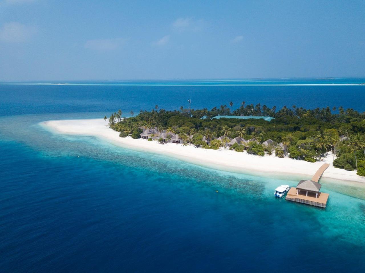 Dreamland Maldives - The Unique Sea & Lake Resort Spa