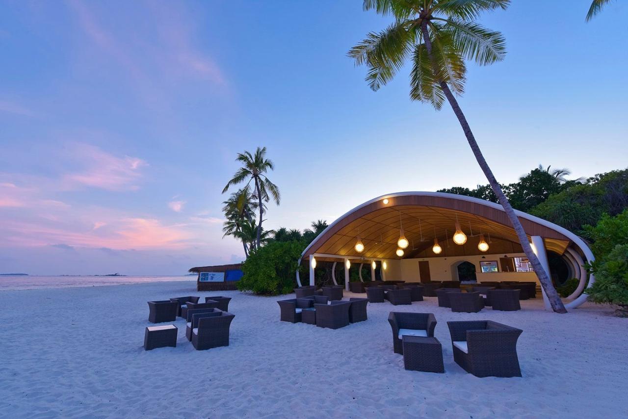 Dreamland Maldives - The Unique Sea & Lake Resort Spa