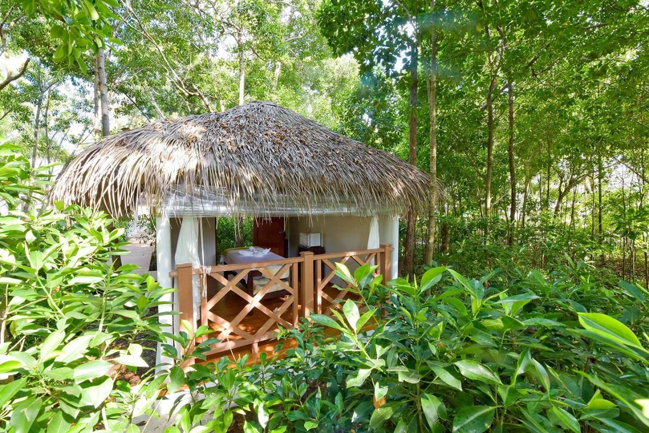 Dreamland Maldives - The Unique Sea & Lake Resort Spa