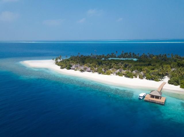 Dreamland Maldives - The Unique Sea & Lake Resort Spa