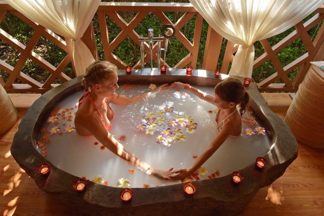 Dreamland Maldives - The Unique Sea & Lake Resort Spa