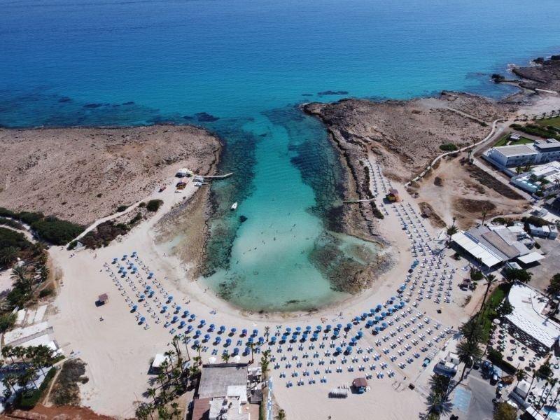 Hotel Anonymous Beach