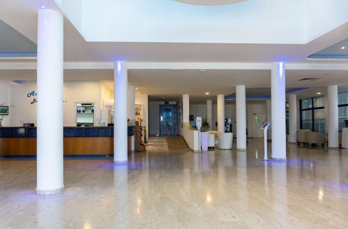 Hotel Anonymous Beach