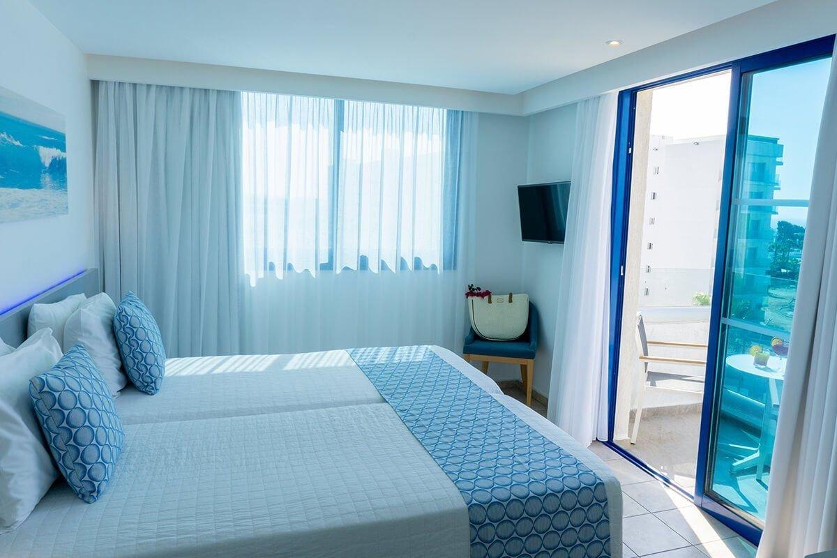 Hotel Anonymous Beach