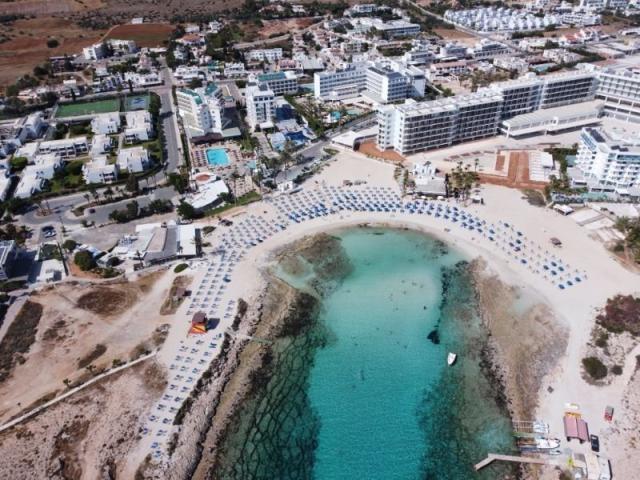 Hotel Anonymous Beach
