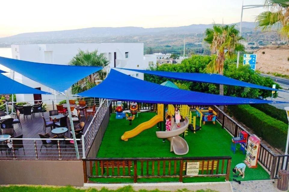 Theo Sunset Bay Holiday Village