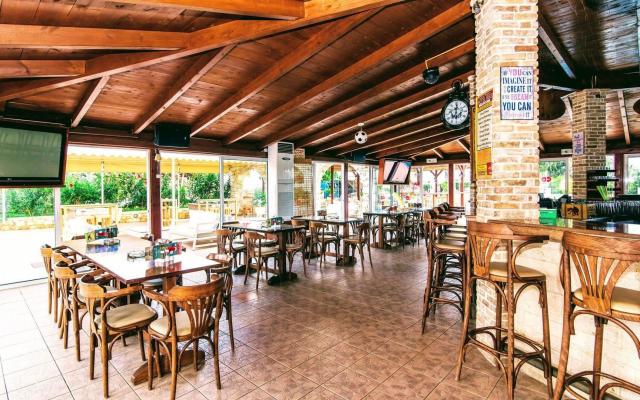 Yiannis Manos Resort Hotel