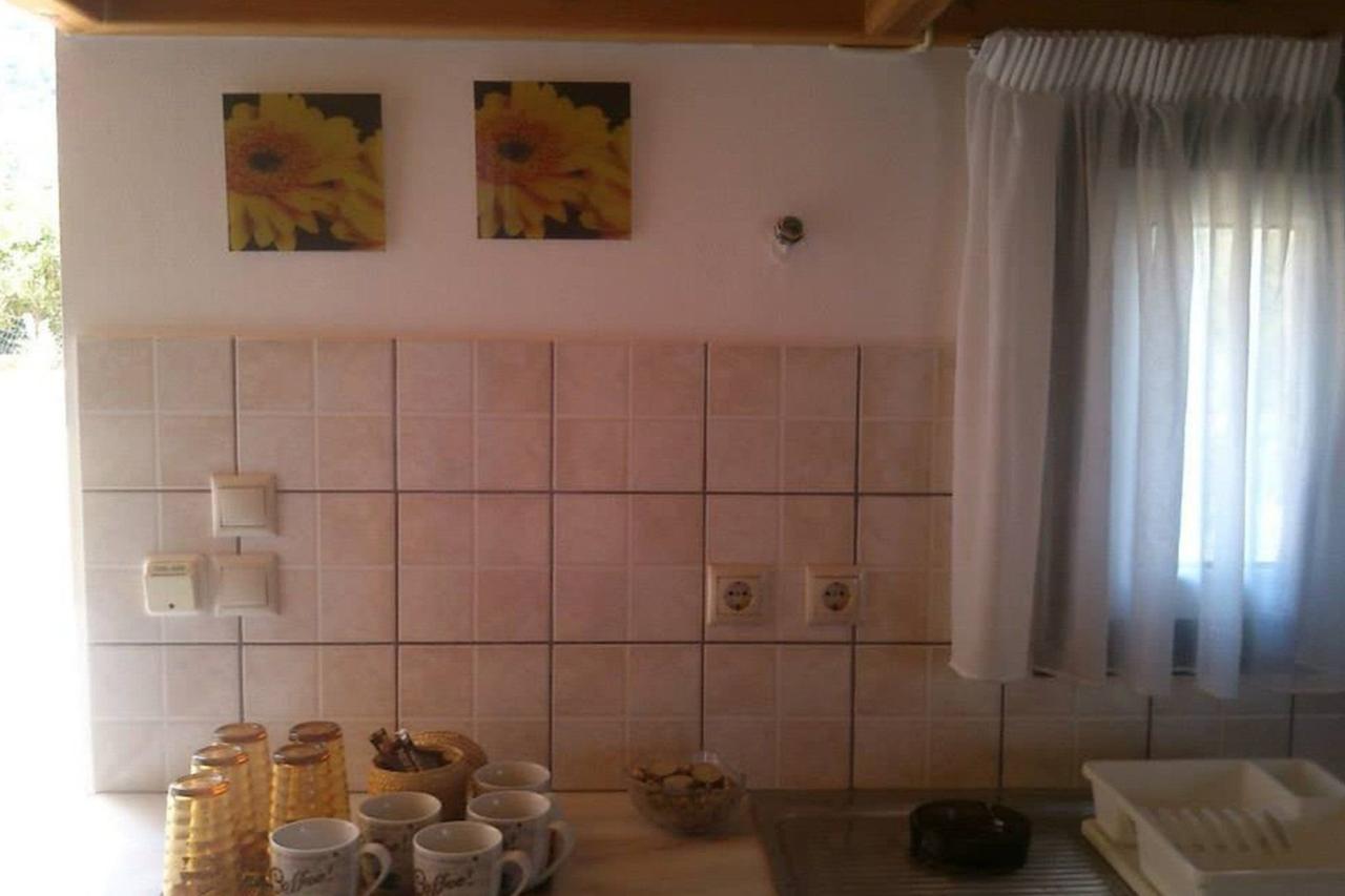 Mary Sofi Apartments and Studios