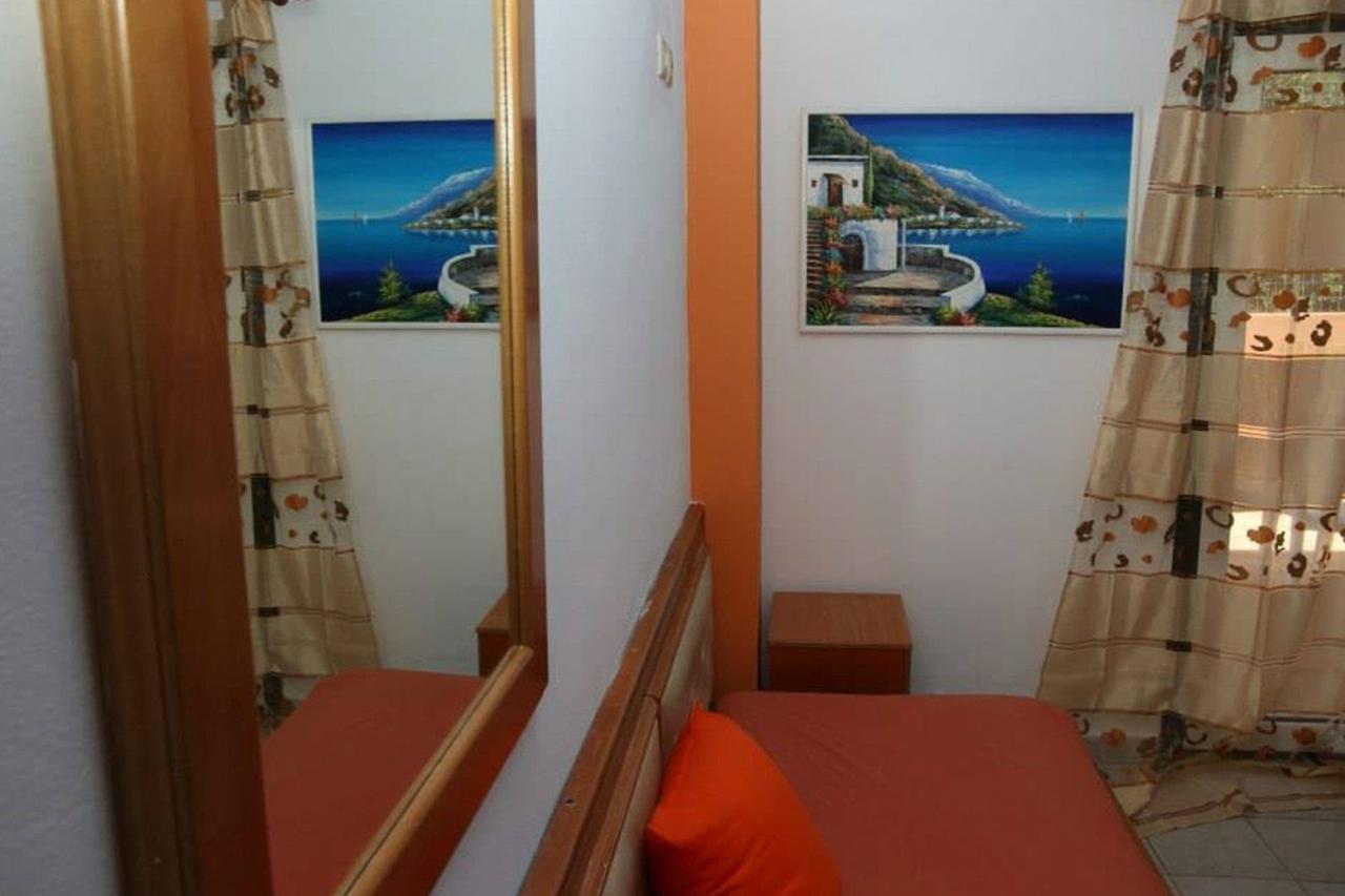 Mary Sofi Apartments and Studios