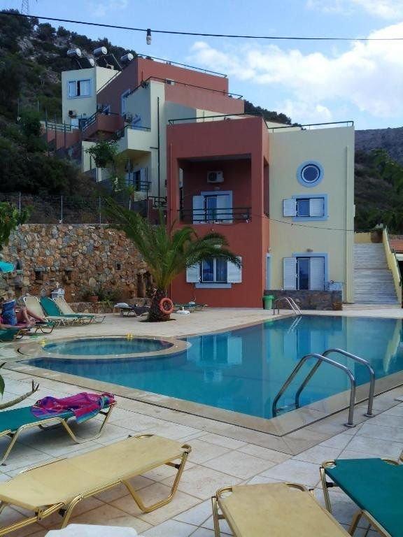 Mary Sofi Apartments and Studios
