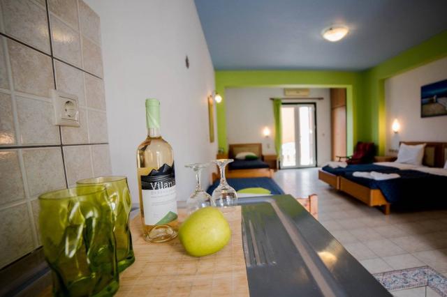 Mary Sofi Apartments and Studios