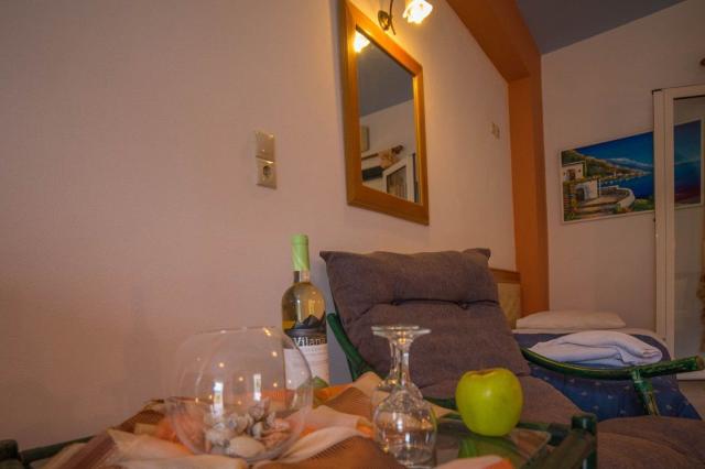 Mary Sofi Apartments and Studios