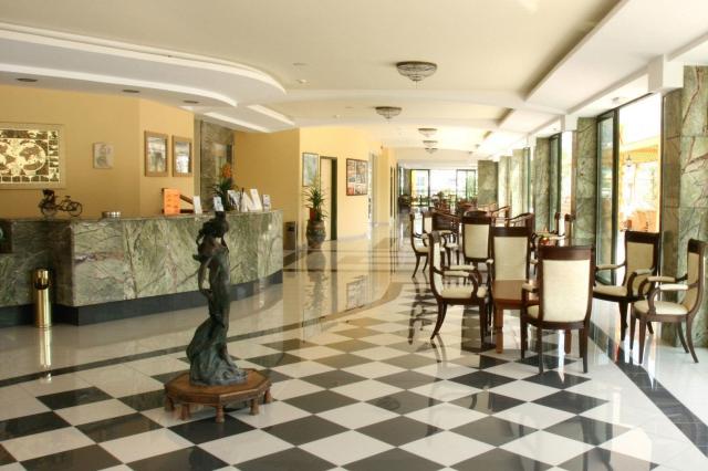 Hotel Eri Beach