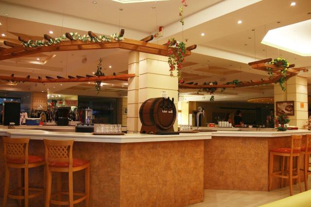 Hotel Eri Beach