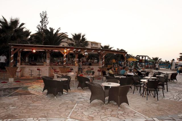 Hotel Eri Beach