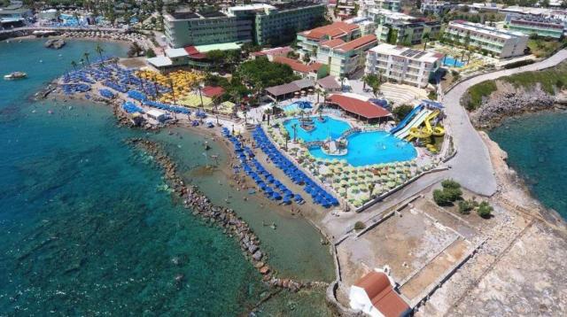 Hotel Eri Beach
