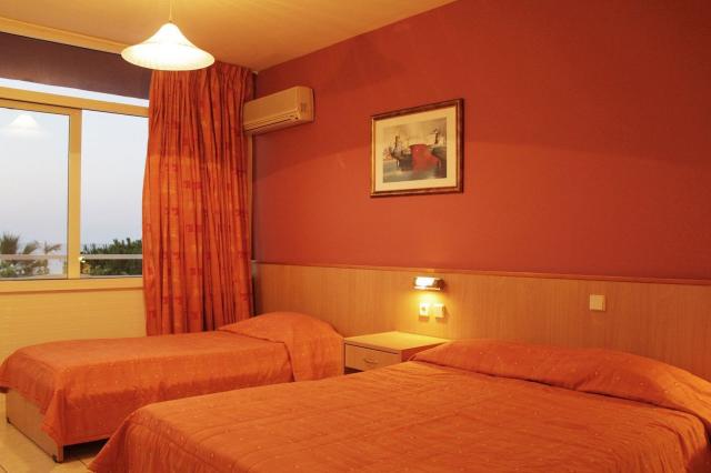 Hotel Eri Beach