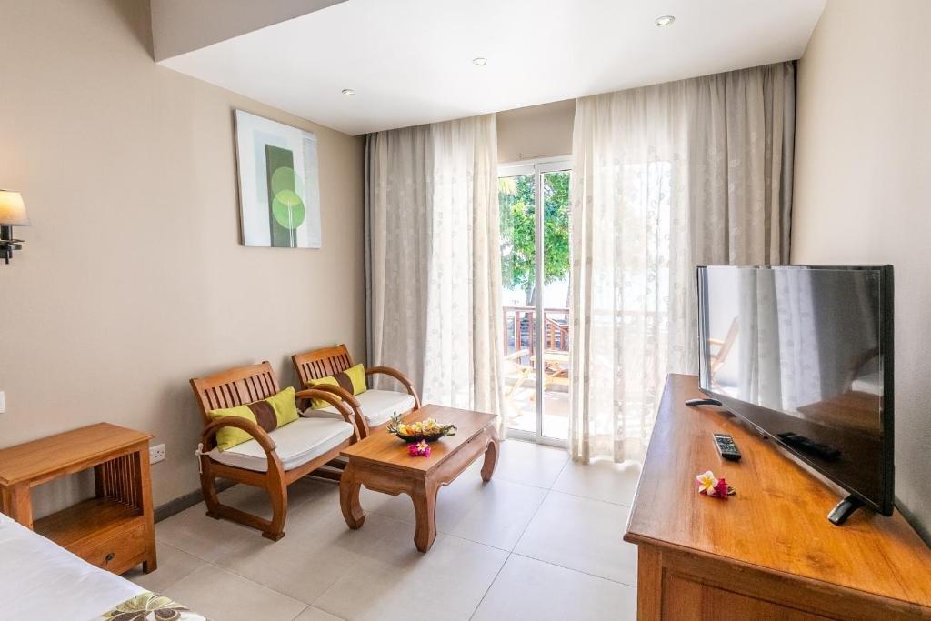 Hotel Le Peninsula Bay Beach Resort & Spa