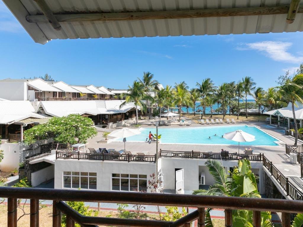 Hotel Le Peninsula Bay Beach Resort & Spa