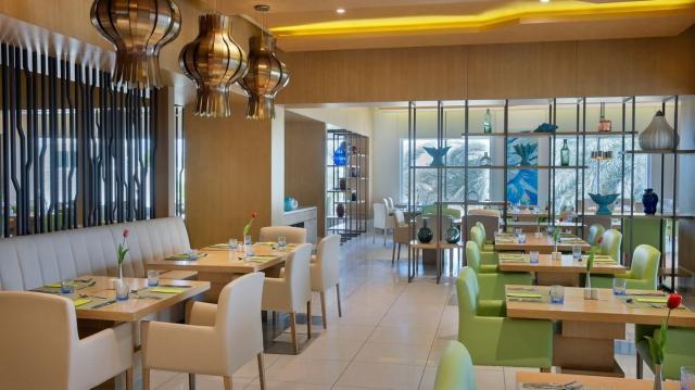 Habtoor Grand Resort, Autograph Collection