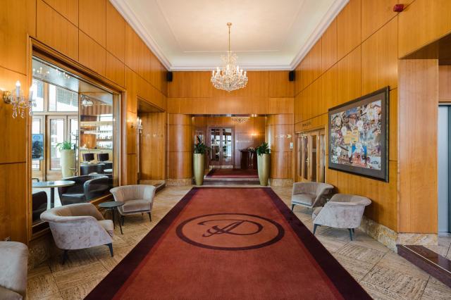 Hotel Devin