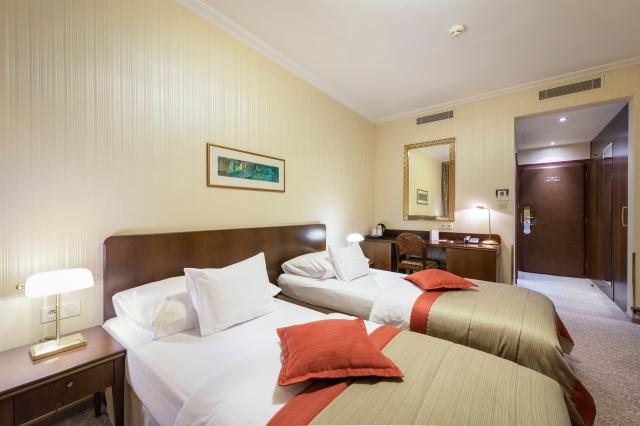 Hotel Devin