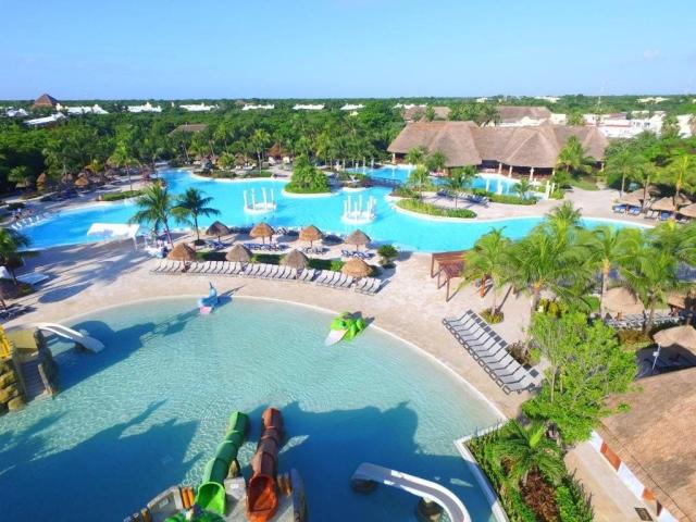 Hotel Grand Palladium White Sand Resort & Spa