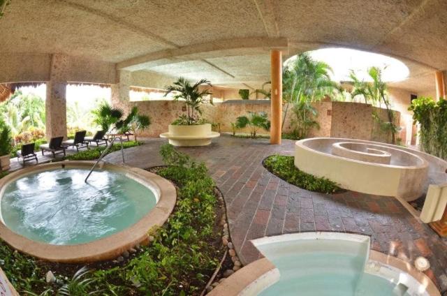 Hotel Grand Palladium White Sand Resort & Spa