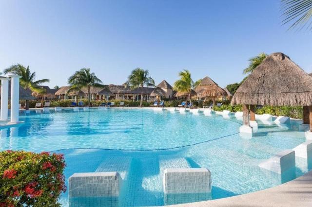 Hotel Grand Palladium White Sand Resort & Spa