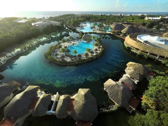 Hotel Grand Palladium White Sand Resort & Spa