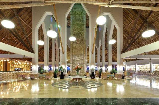 Hotel Grand Palladium White Sand Resort & Spa