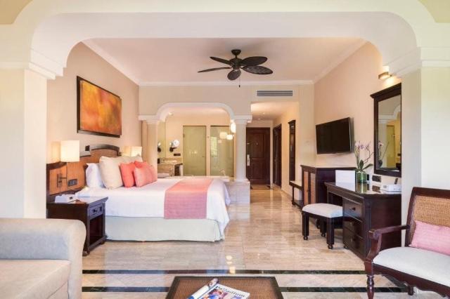 Hotel Grand Palladium White Sand Resort & Spa