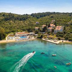 Kalamota Island Resort