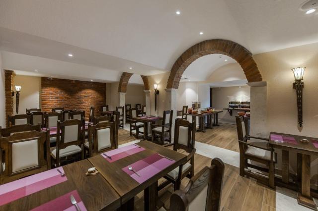 Hotel Salona Palace
