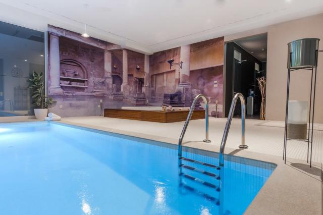 Hotel Salona Palace