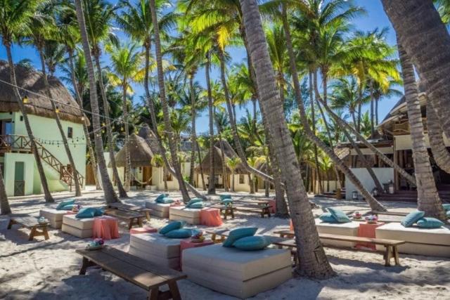 Hotel Mahekal Beach Resort