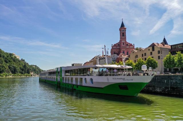 Tulipánová plavba Nizozemskem