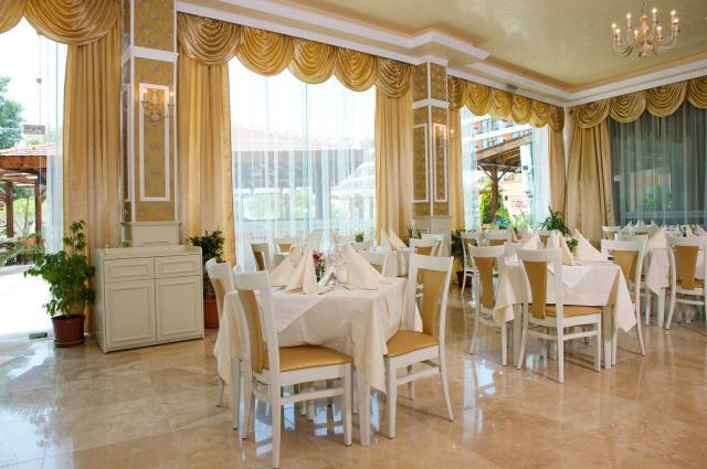 Hotel Mena Palace