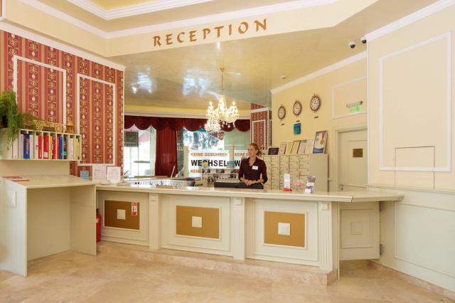 Hotel Mena Palace