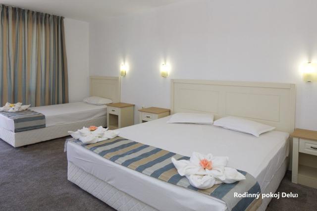 Hotel Mena Palace
