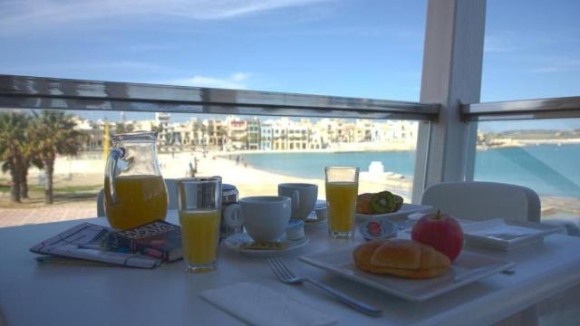 Water's Edge Hotel