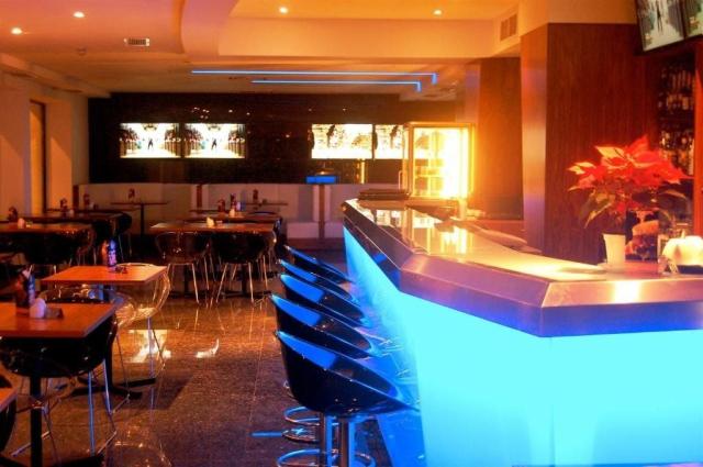Water's Edge Hotel