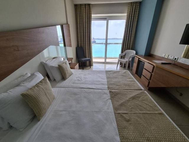 Water's Edge Hotel
